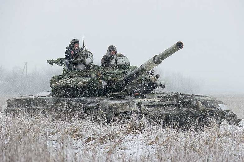 СЕРГЕЙ МАЛЬГАВКО/ТАСС Танк Т-72 во время боевой работы танкового подразделения Вооруженных сил РФ