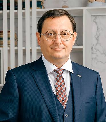 ИЗ ЛИЧНОГО АРХИВА Артем Васильев, ректор университета «Синергия»: «Мы опираемся на собственные образовательные платформы, использующие цифровые технологии для связного прохождения учебных курсов»