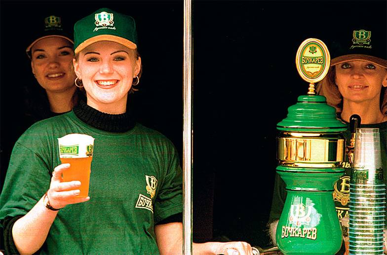 СЕРГЕЙ СМОЛЬСКИЙ / ИТАР-ТАСС Пиво «Бочкарев» — одна из первых российских марок 1990-х — может стать локомотивом пивного направления многопрофильного холдинга «Арнест»