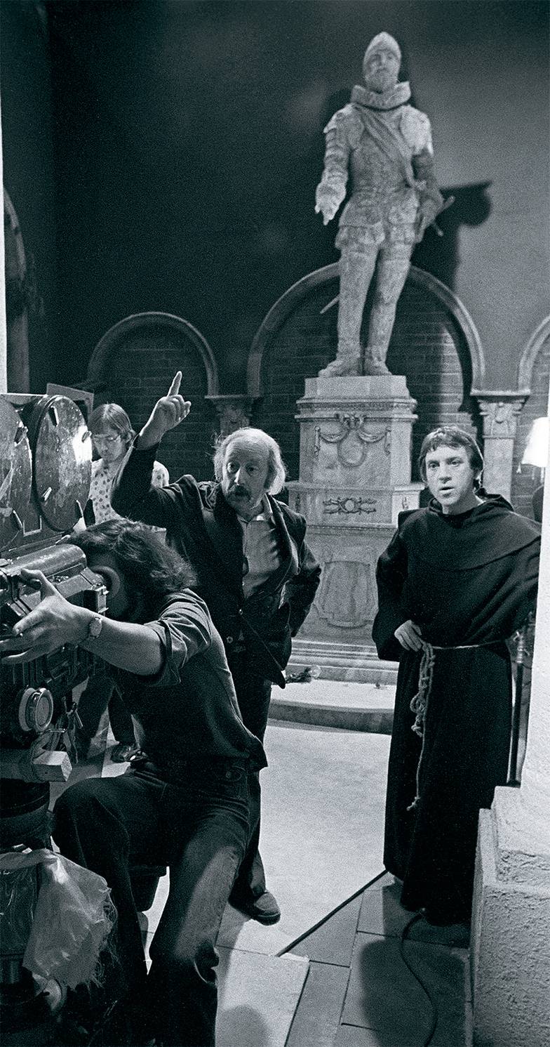 НИКОЛАЙ МАЛЫШЕВ/ФОТОХРОНИКА ТАСС Владимир Высоцкий в роли Дон Гуана во время съемок телефильма «Маленькие трагедии»