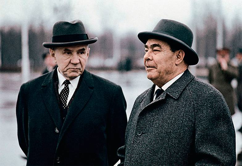  Алексей Косыгин (слева) и Леонид Брежнев