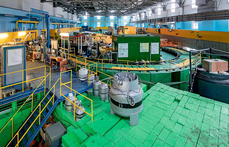 ОИЯИ Зал нейтронного импульсного реактора ИБР-2М