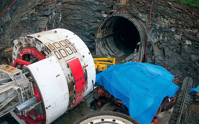 ПРЕДОСТАВЛЕНО ПРЕСС-СЛУЖБОЙ ОАО РЖД Проходка Байкальского тоннеля, 2014 год