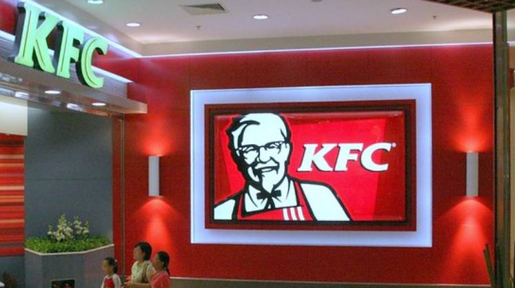 Снижение числа клиентов у бывших точек KFC в России при переименовании в Rostic’s оценили в 20%