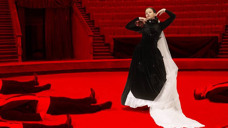 Месса любви под куполом цирка