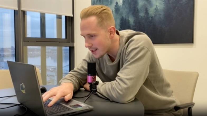  Александр Смирнов — сотрудник петербургского офиса Авито