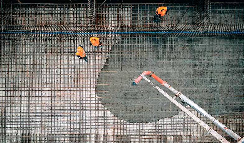 ПРЕДОСТАВЛЕНО ПРЕСС-СЛУЖБОЙ ТМК Бетонирование аккумулирующего резервуара «AQA Баланс»: 2,5 т бетона и 160 т арматуры