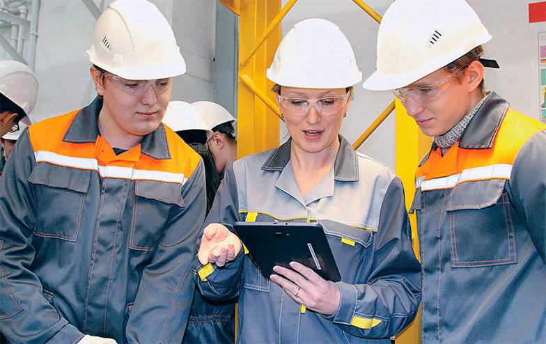 УрФУ Проведение стажировок студентов на высокотехнологичных предприятиях