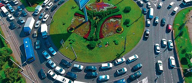 ДМИТРИЙ ФЕОКТИСТО//ТАСС Многочасовые пробки стали повседневностью Краснодара