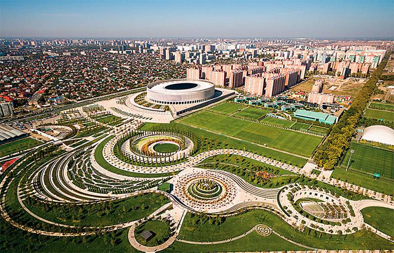 TASS Около своего футбольного стадиона Сергей Галицкий разбил один из лучших в России парков