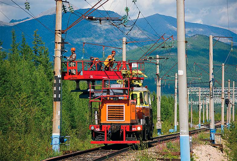 ПРЕДОСТАВЛЕНО ПРЕСС-СЛУЖБОЙ ОАО РЖД Текущий ремонт контактной сети на одном из участков Восточно-Сибирской железной дороги
