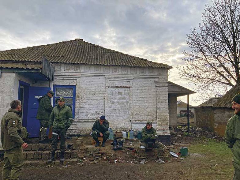 Марина Ахмедова Через полчаса будет объявлена дислокация. Отдыхающие резервисты еще об этом не знают