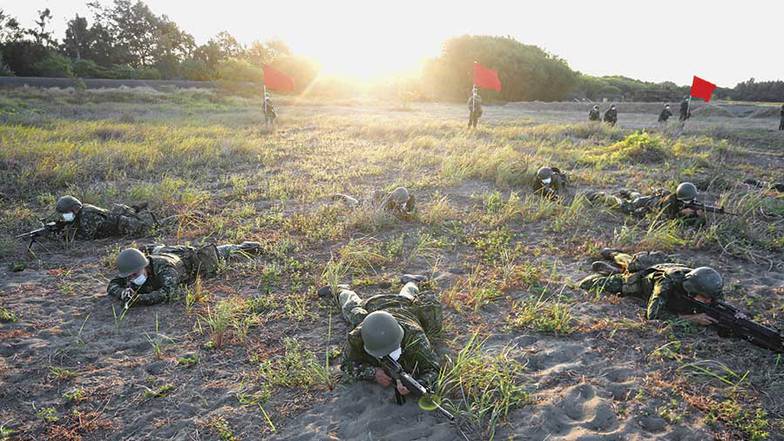 AP/TASS Учения военнослужащих Тайваня на случай обострения отношений с Китаем (11 ноября 2021 года)
