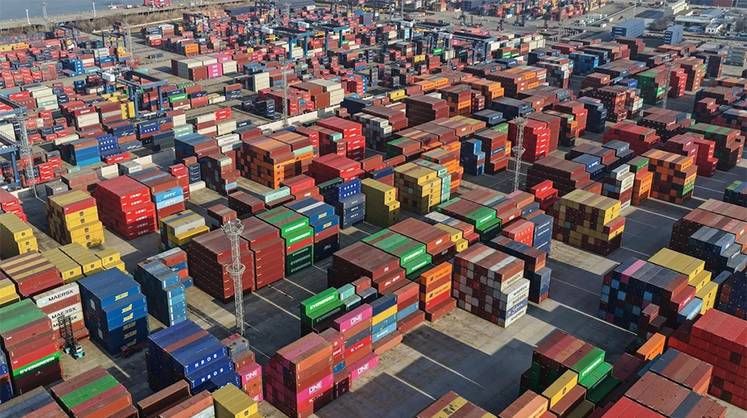 Триллионный профицит торгового баланса Китая устремился на глобальные рынки