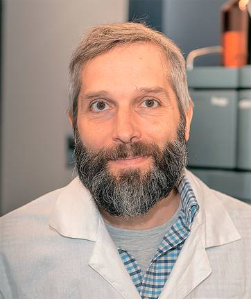 Фотография предоставлена PR-службой Сколтеха Профессор Сколтеха Филипп Хайтович: «Все, что я делаю, я делаю для того, чтобы понять, можем ли мы объяснить наш интеллект нашим мозгом, доходя до молекулярных основ. Можно ли объяснить небольшим количеством событий эволюцию человеческого мозга»