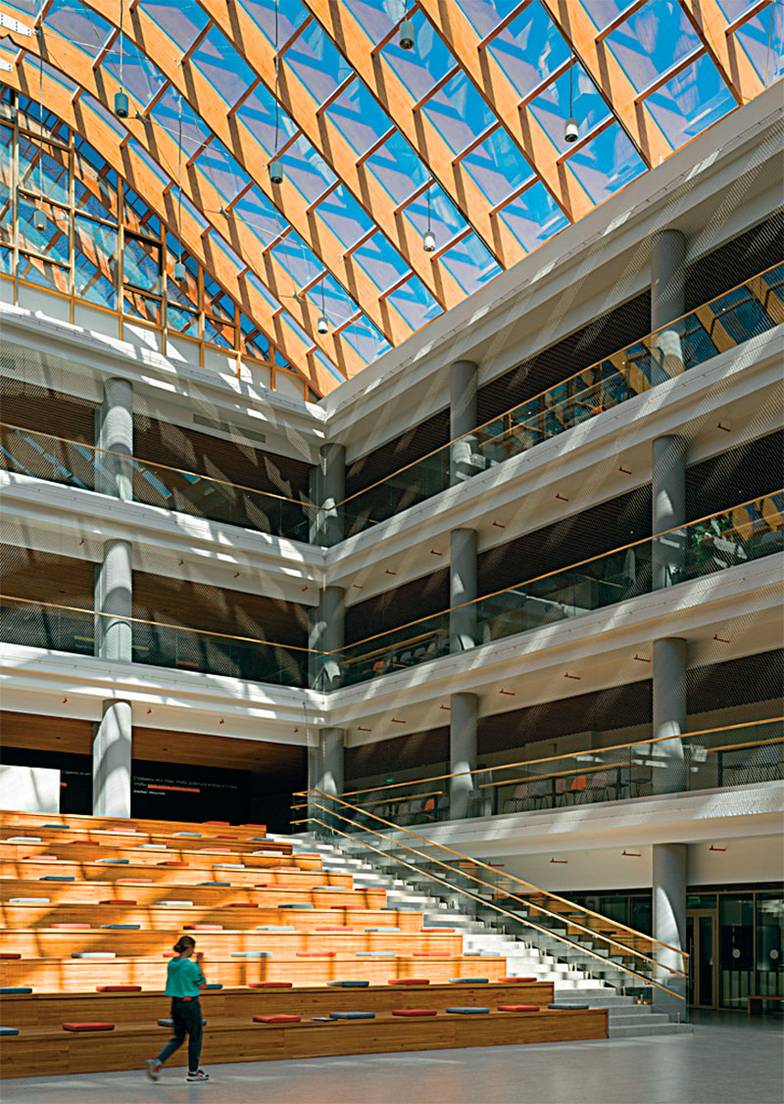  Прозрачный купол в актовом зале школы № 220, Новосибирск