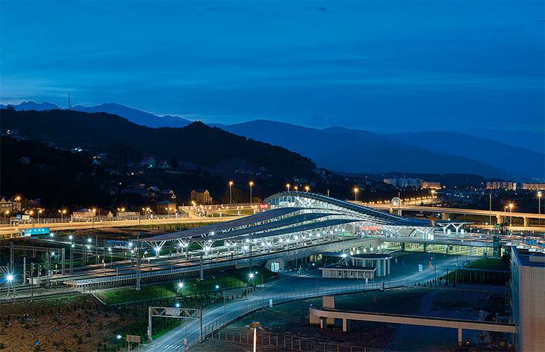 ПРЕДОСТАВЛЕНО АРХИТЕКТУРНЫМ БЮРО «СТУДИЯ 44» Железнодорожные терминалы сочинской Олимпиады-2014 «Олимпийский парк» (на фото) и «Адлер» задали новый стандарт современного российского вокзала