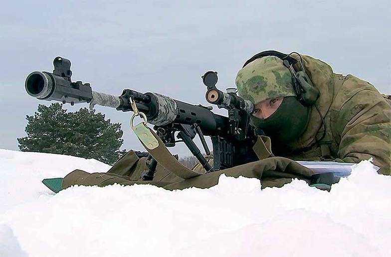 TASS Снайпер во время отработки совместных действий российских и белорусских военнослужащих на одном из полигонов