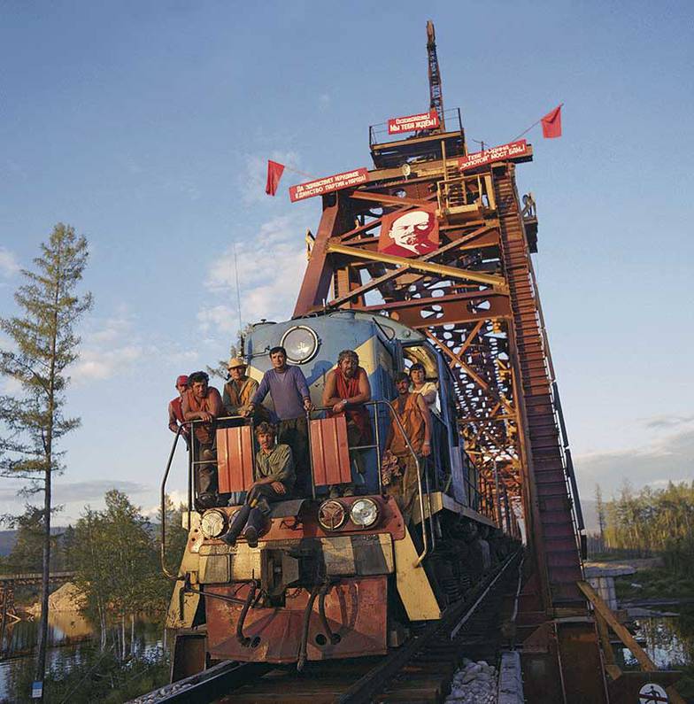 ЭДГАР БРЮХАНЕНКО, ГРИГОРИЙ КАЛАЧЬЯН/ТАСС 1 октября 1984 года на станции Куанда Каларского района Читинской области состоялась официальная укладка «золотого звена» БАМа