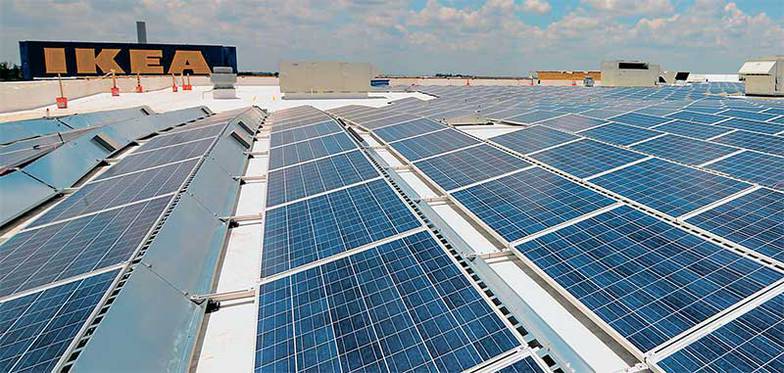 ПРЕДОСТАВЛЕНО КОМПАНИЕЙ IKEA IKEA обеспечивает свою работу в России с помощью солнечных батарей