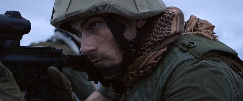 Докер Греческая лента «Дозор» повествуют о военных, охраняющих от пиратов суда, проходящих вблизи сомалийского побережья