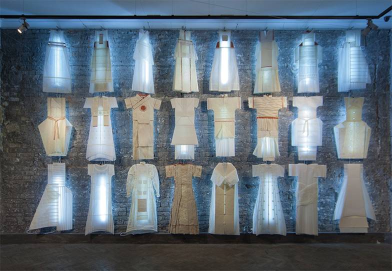 Музей AZ Работы Татьяны Баданиной возвращают к поискам и открытиям  русского авангарда – от конструкций Владимира Татлина до архитектонов Казимира Малевича.