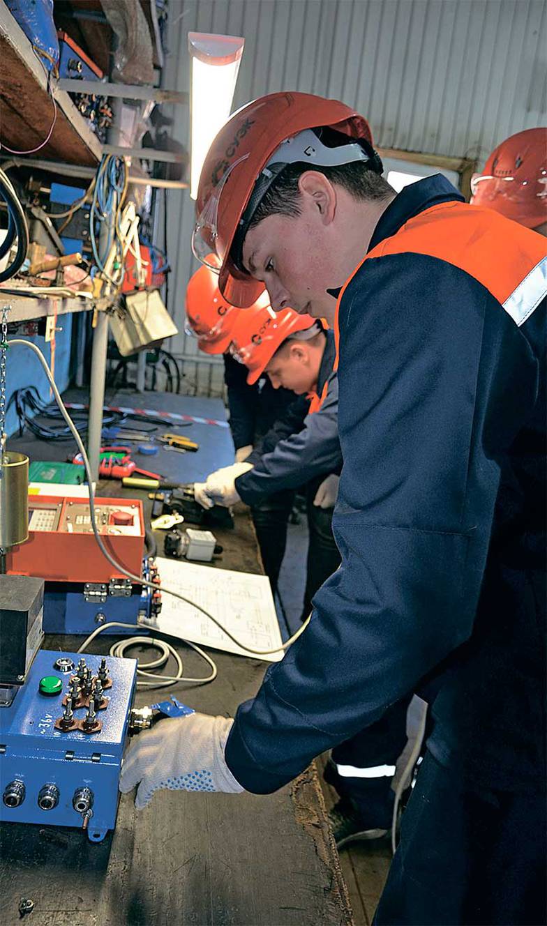 ПРЕДОСТАВЛЕНО КОМПАНИЕЙ СУЭК Обучение в Школе юных горняков