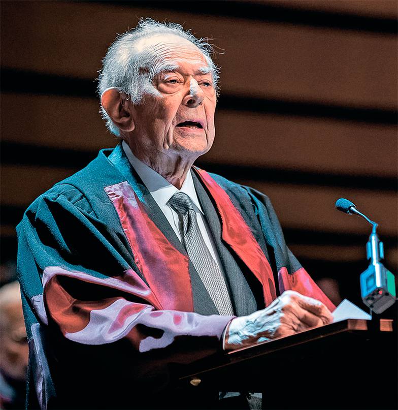  Янош Корнаи, венгерский экономист