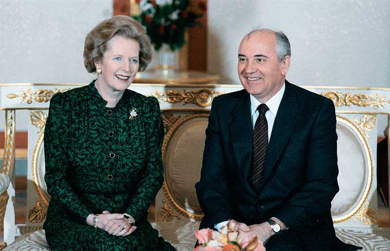 ЛИЗУНОВ ЮРИЙ , ЧУМИЧЕВ АЛЕКСАНДР/ФОТОХРОНИКА ТАСС Визит Маргарет Тэтчер в СССР (1987 год)