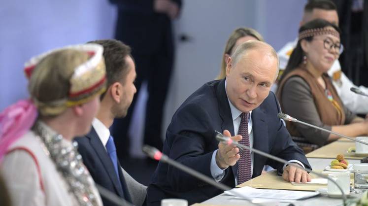 Путин: мост на Сахалин – это дорогая история, но построить его нужно