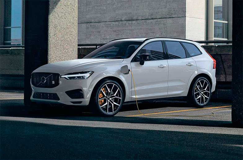 ПРЕДОСТАВЛЕНО КОМПАНИЕЙ VOLVO Volvo продвигает на российском рынке гибридные модели, которые могут заряжаться от сети (на фото: Volvo XC60 Recharge)