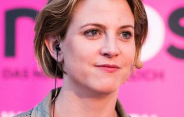 Nicole Heiling/NEOS Das Neue Österreich/Flickr (CC BY-SA 2.0) Беате Майнль-Райзингер