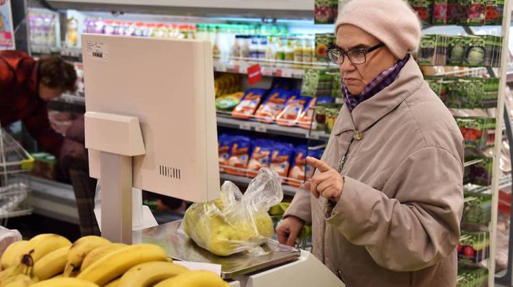 Россияне сократили расходы на продукты питания