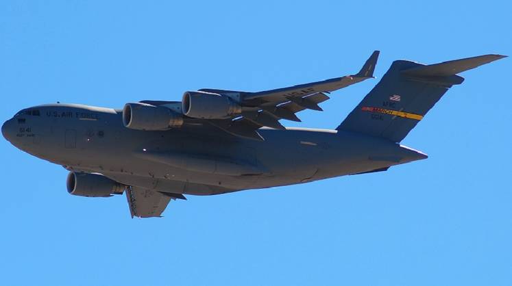 Самолёт ВВС США совершил манёвры, указывающие на подготовку к вторжению в Иран