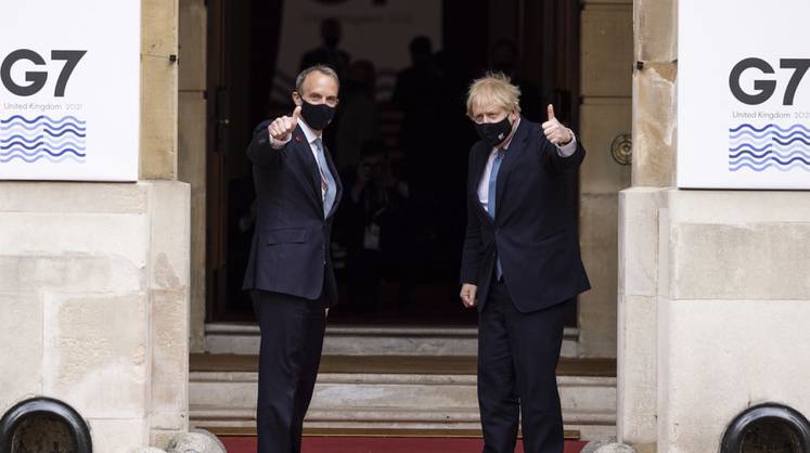 Страны G7 планируют выделить 1 млрд доз вакцин от COVID для всего мира