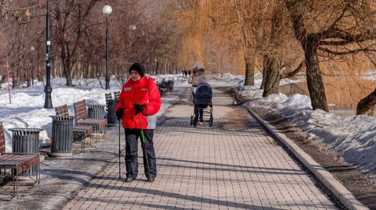 Москвичам пообещали ненастный апрель