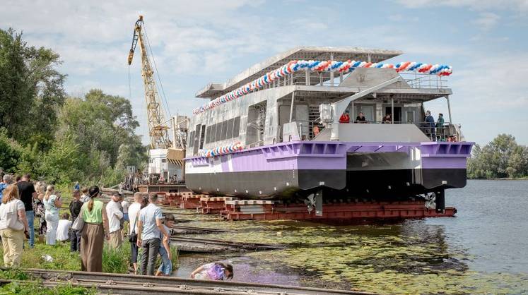 Второй катамаран с волжской верфи уйдет в черноморские круизы