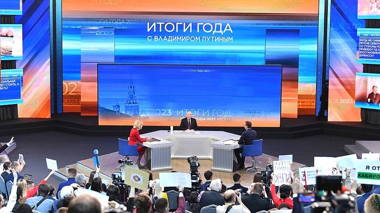 Владимир Путин: отменяется взимание с пенсионеров банковской комиссии при оплате услуг ЖКХ