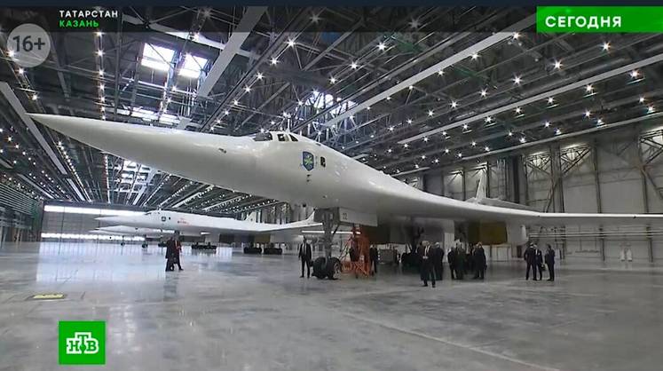 Глава Татарстана доложил Путину о модернизации авиационного завода в Казани