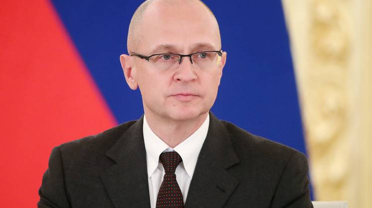 Кириенко призвал минимизировать негативный эффект от санкций Запада