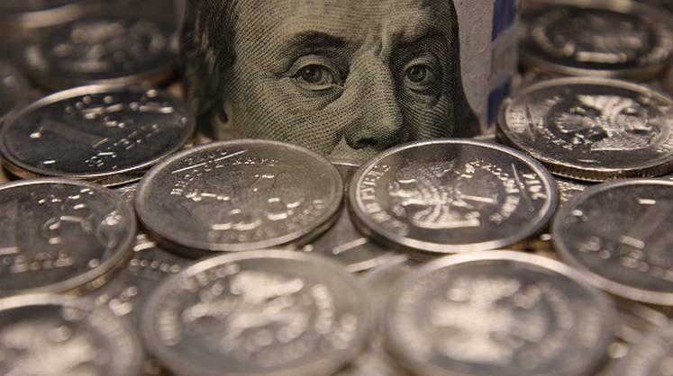 Курс доллара: рублю предрекли мощный обвал