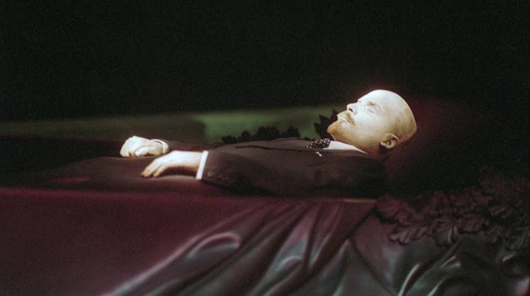 Вице-спикер Госдумы призвал вынести тело Ленина из Мавзолея