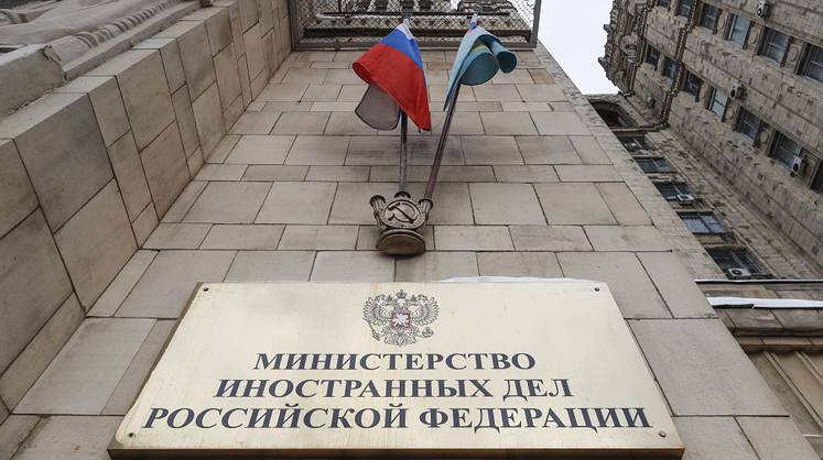 Россия объявила персонами нон грата всех сотрудников консульств Латвии, Литвы и Эстонии