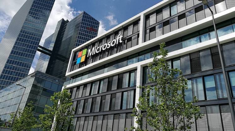 МГУ отказывается от Microsoft