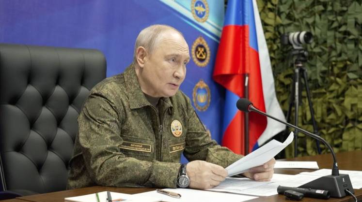 Путин заявил о положительной динамике на всей линии фронта