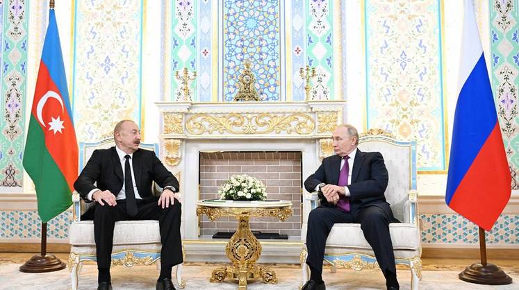 Путин и Алиев в ходе встречи подробно обсудили крушение самолёта AZAL