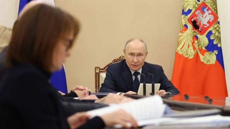 Путин раскритиковал экономическую динамику и напомнил про План структурных изменений