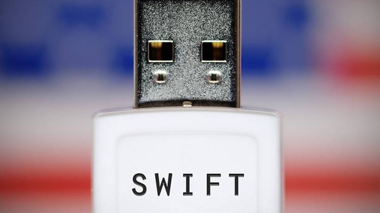 Эксперт назвал плюсы для России при отключении от системы SWIFT