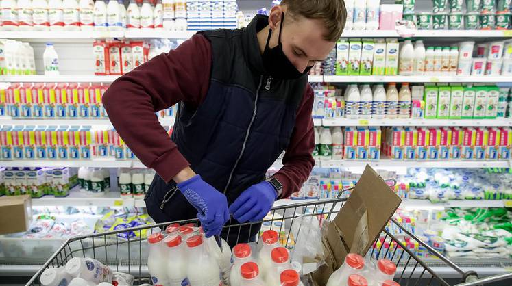 ФАС пообещала разобраться с «наживающимися на молоке» торговыми сетями
