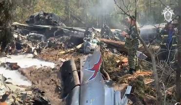 Следственный комитет РФ/ТАСС На месте катастрофы военно-транспортного самолета Ил-112В, разбившегося в ходе тренировочного полета в районе аэродрома "Кубинка".
